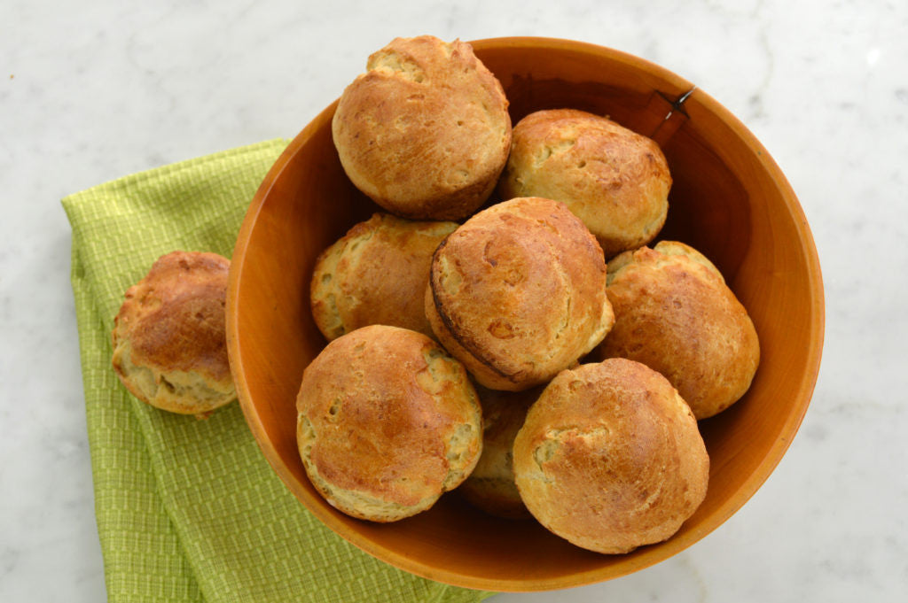 http://www.pamelasproducts.com/cdn/shop/articles/20211115155140-dinner-rolls-bread-mix-227-1024x681.jpg?v=1636991631