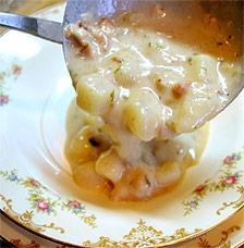 Creamy Clam Chowder in a Bread Bowl 